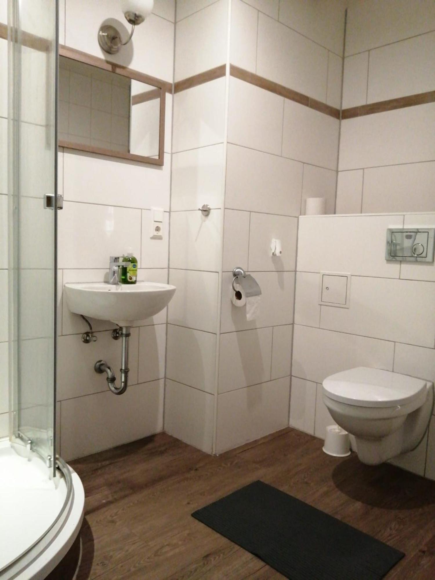 Hotel-Garni "Zum Loewen" Bad Freienwalde Ngoại thất bức ảnh